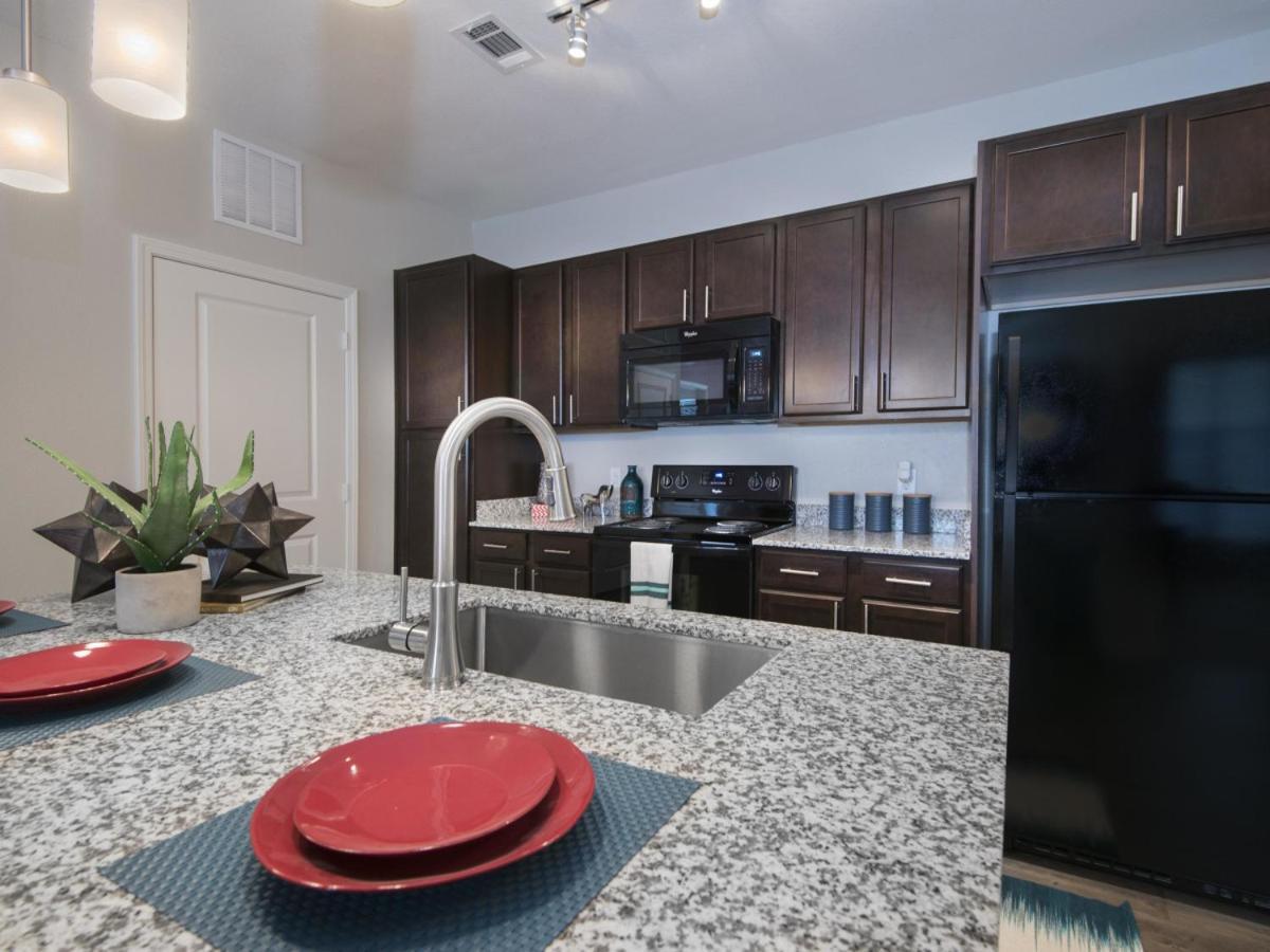 Spacious Furnished Resort Style Apartments Томбал Номер фото